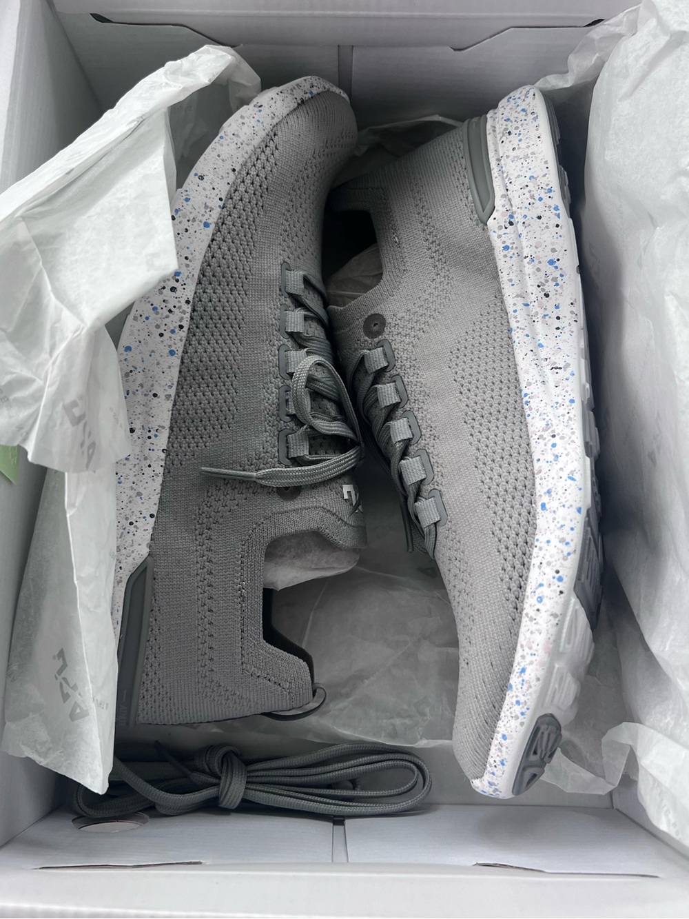 NWT APL Techloom Breeze Knit Running Shoe in Cement/Multi Speckle Size Women’s 8